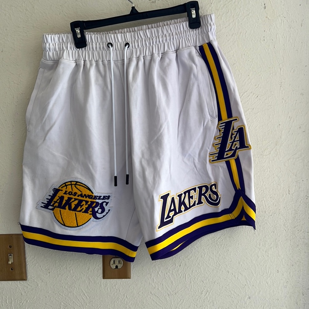 Men’s LA Lakers shorts size 2XL